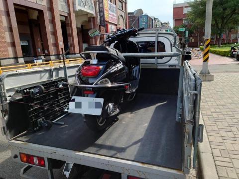 Mr.藍 - 偉士牌 緊急道路救援