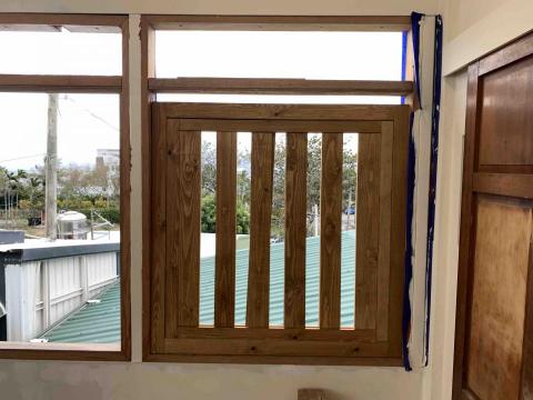 布玩美木工工作室 - 仿古實木窗