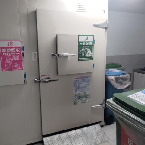 胡_AI DE - 大樓垃圾間