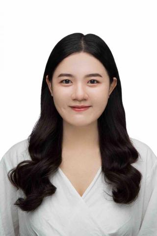 提供法文服務的專家Sophia