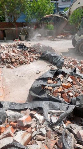 鑫順發企業社 - 推土機（山貓）廢磚塊 清運處理