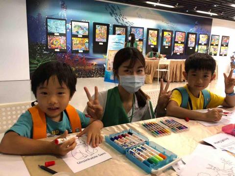 Vivian Lin - 張榮發基金會 雙語實習