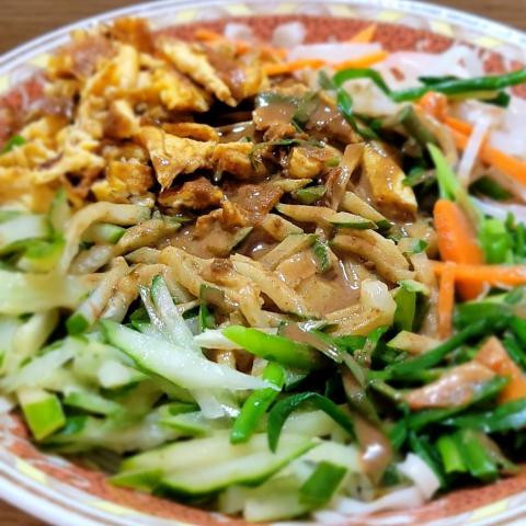 李岫霙 - 麻醬麵