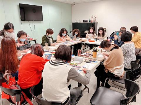 Sunny 老師 - 姊妹們的色鉛筆課程