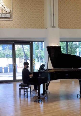 白珮妤 - Duchess&Duke 史坦威二手鋼琴專售旗艦館固定琴手