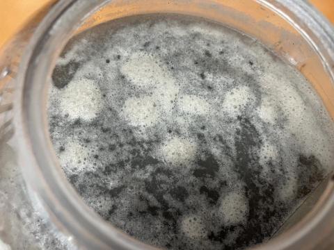 潔室悦X蟎蟲捕手—居家清潔服務 - 清潔後滿滿髒污、塵蟎、棉絮，這就是我們平常在睡的床