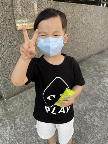 楊純欣 - 外出放電陪玩