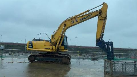 詠安國際工程有限公司 - KOMATSU-PC200-破碎機 詠安國際工程有限公司 - KOMATSU-PC200-破碎機