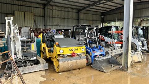 詠安國際工程有限公司 - 壓路機/鏟裝機/挖土機 詠安國際工程有限公司 - 壓路機/鏟裝機/挖土機