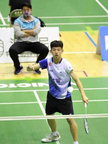 小丞羽球俱樂部 - 發球