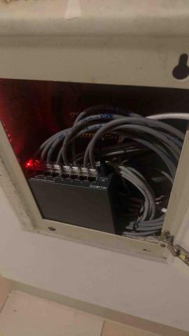 元宇通訊工程行 - 安裝16孔vlan hub