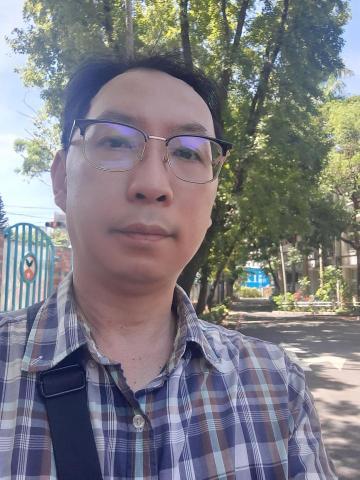 提供查修服務的專家王啓宏