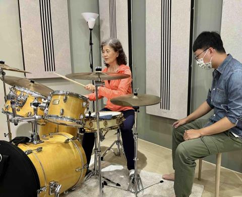 Brain Groove 爵士鼓教學工作室 -  銀髮樂齡活化大腦抗老化課程