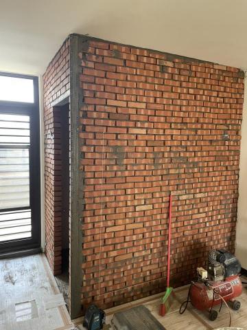 葉文傑 - 磚牆隔間