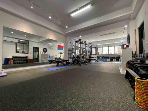 友趣健身工作室 - 拍攝角度讓室內變寬敞不少（竊喜
