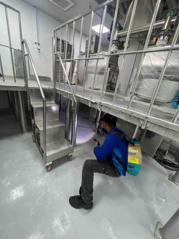 耀際冠軍病媒蚊防治有限公司 - 八方雲集食品廠消毒作業