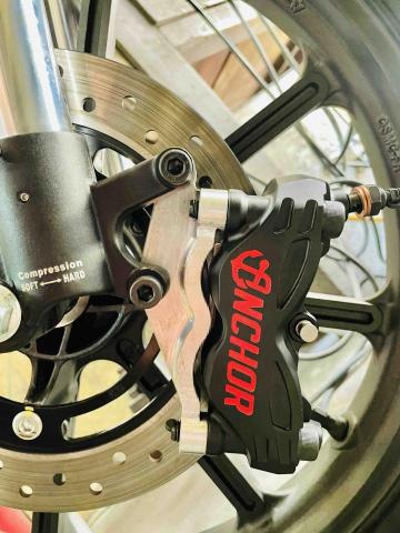 冠富工業社 - 客製機車卡鉗座