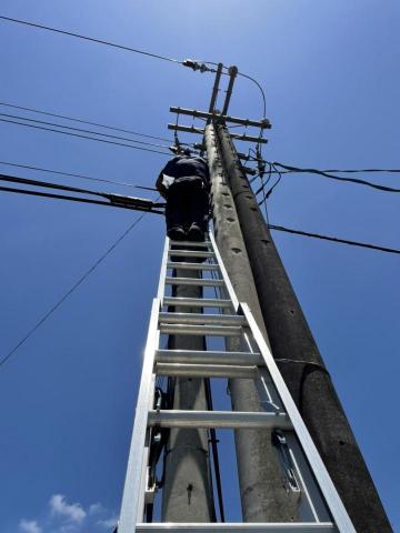 博飛弱電-監視器、網路、電話、門禁、洗水塔.等 - 監視器線路架空