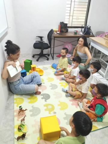 白庚右 - 美語課