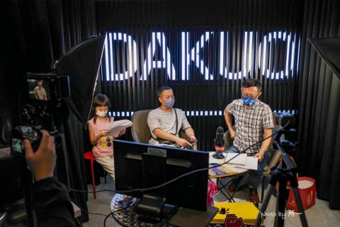 祥哥攝影 - 服務-B
室內活動/婚禮紀錄/婚紗側拍攝影-3