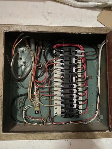 福仔 - 老舊電箱更換斷路器