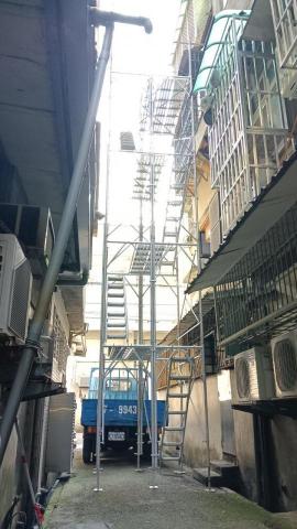 穩事達實業社 - 新北市新莊區中正路(3樓窗框做雨遮防水)。 穩事達實業社 - 新北市新莊區中正路(3樓窗框做雨遮防水)。