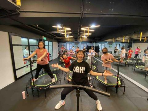 柚子-爆汗燃脂跳床 - 