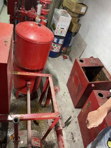 歐宇承 - 安裝白鐵呼水箱