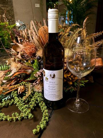 未來時應 - 與酒商和旅館合作，進行酒類商品攝影