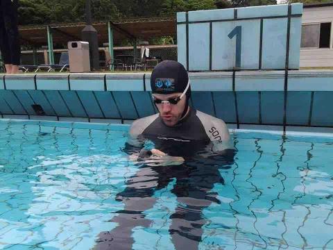 太陽游泳教學、自由潛水課程、水肺潛水 - 自由潛水泳池課