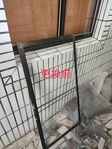訂製、換新、維修門窗大小事 - 紗窗網子破損
