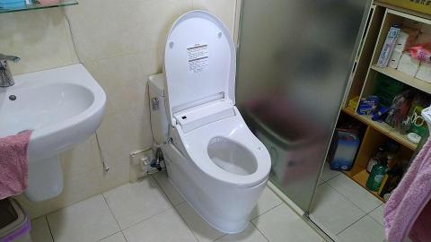 李宜學 - 馬桶更換