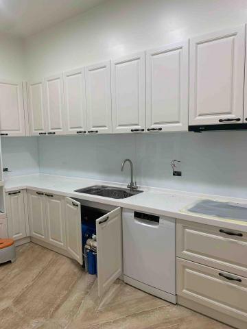 士鑫玻璃有限公司 - 流理臺烤漆玻璃安裝