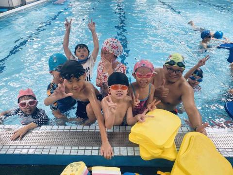 許鶴騰 - 游泳教學