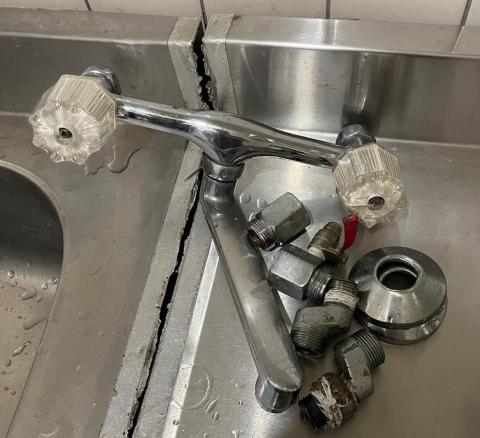 冠宇水電裝修冷氣保養熱水器瓦斯爐抽油煙機 - 