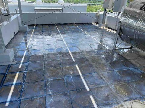 凱恩防水 - 高壓清洗 完後 第一道 滲透型底漆噴塗