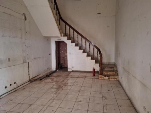 立威工程行 - 挑高六米 店面裝潢拆除