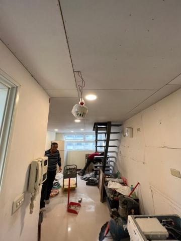 新竹安心工程行.新竹安心拆除裝潢工程行 - 燈具安裝完成測試