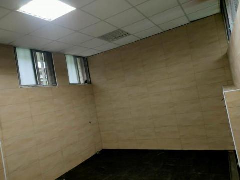 阿平專業地磚 - 公共廁所修改壁磚，地磚完工。