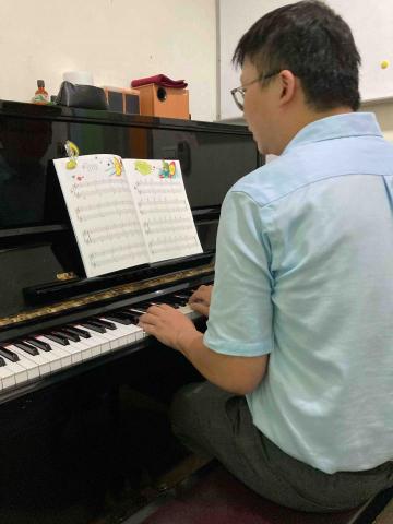 芸銨yun an - 成人鋼琴