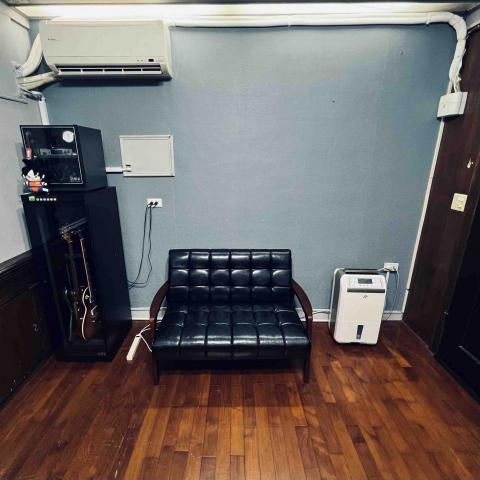 莊家豪 -  工作室照2