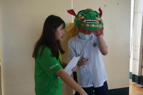 Yurou Zhou - 菲律賓初三學生 中文話劇排練