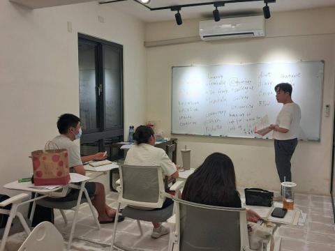 Reece’s Classroom - 英檢中級指導