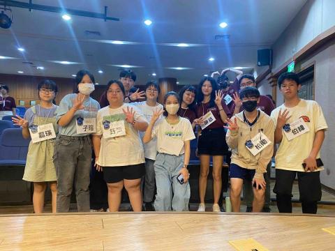 段紀均 - 承上張照片，此張是小隊的學生們。