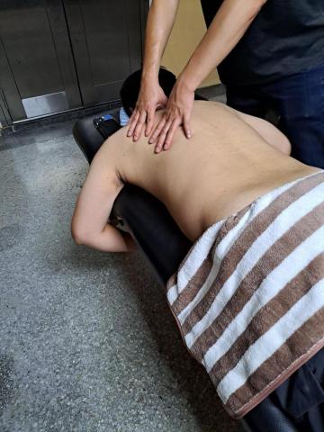 瘋狂鬆鬆 - 精油按摩