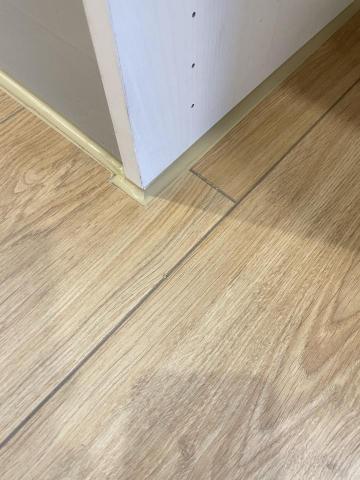 鄰家木地板 - 矽利康收邊