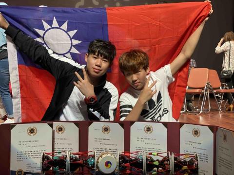 潘泓仁(dance) - 韓國國際街舞K-pop大賽 雙冠