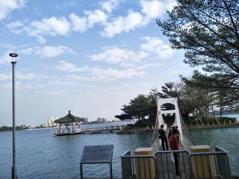 旅遊包車服務 - 