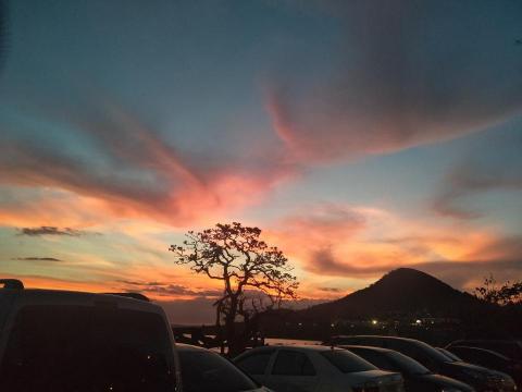 潘又微 - 墾丁夕陽滿天紅