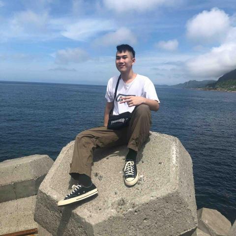 提供sem中文服務的專家黃家宸